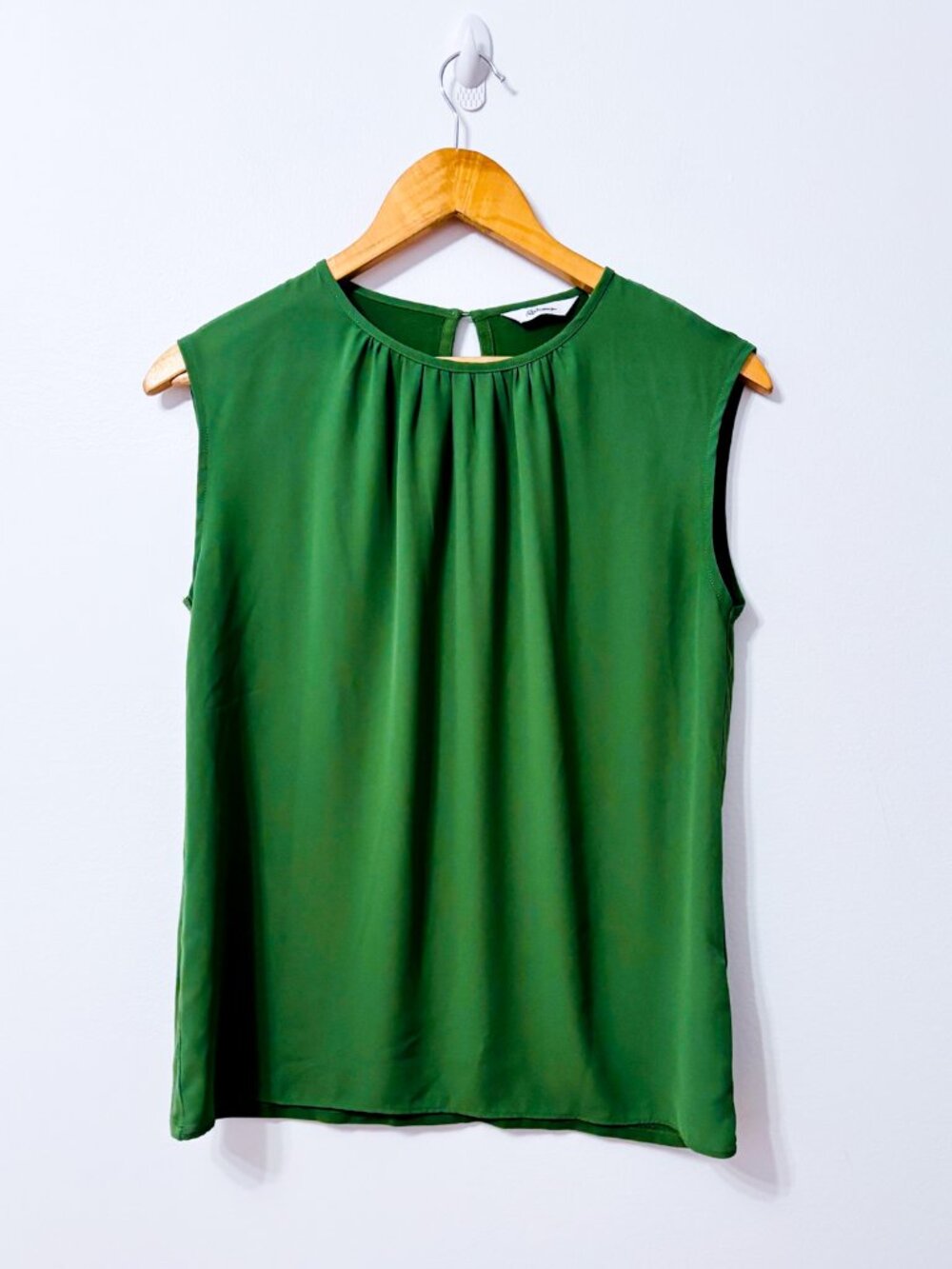REITMANS Green Sleeveless Blouse | Flowy Office Feminine | X-Small
